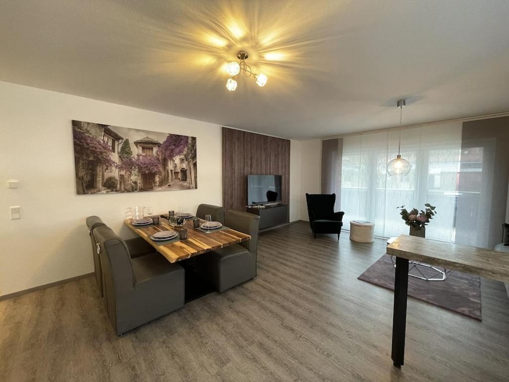 Exklusive Wohnung Zentral Mit Grossem Balkon لوسهايم المظهر الخارجي الصورة